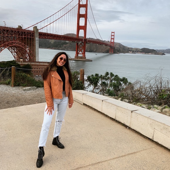 Meet your Posher, Alyssa Marie - Picture 10 of 15